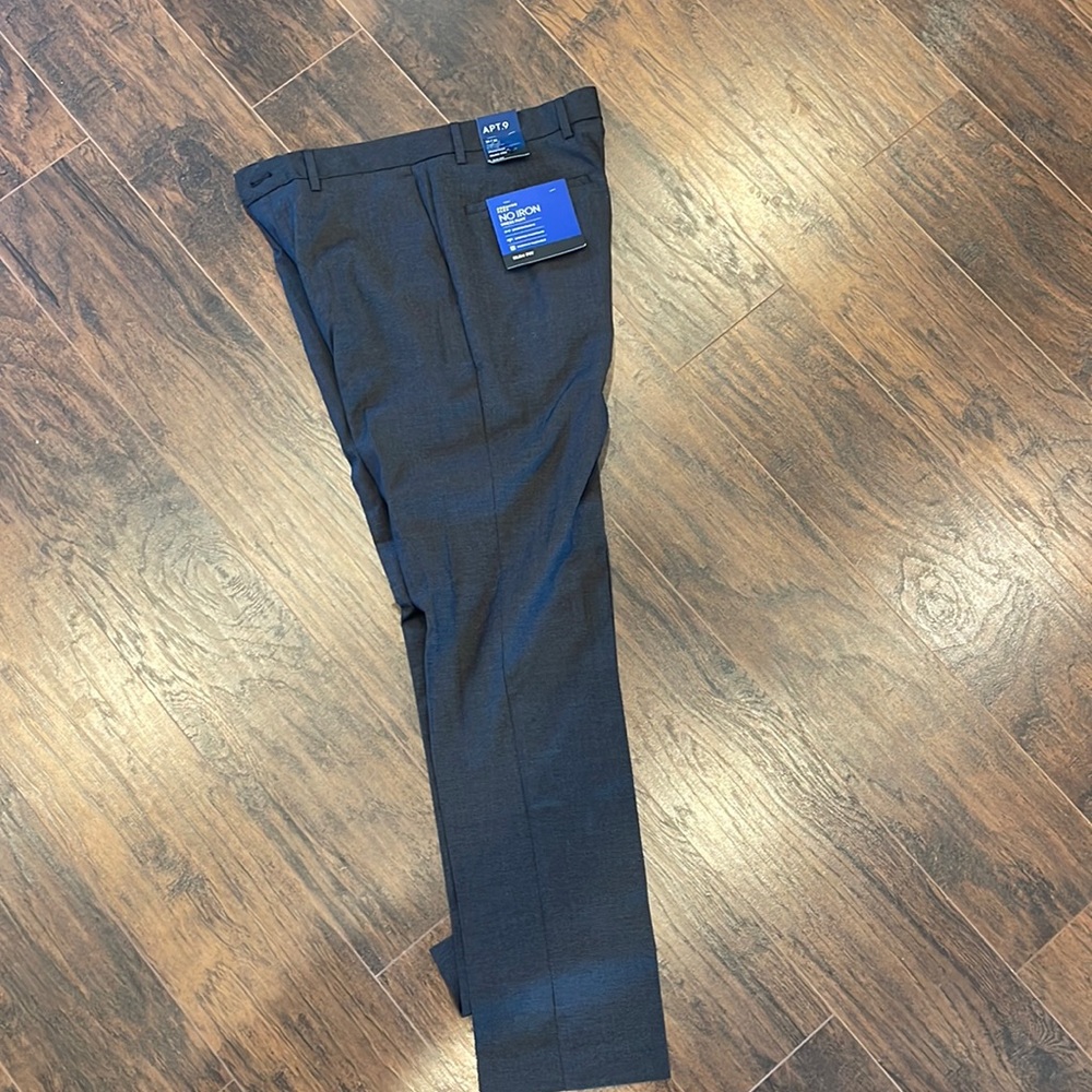 NWT - APT .9 dress pants 32x32
